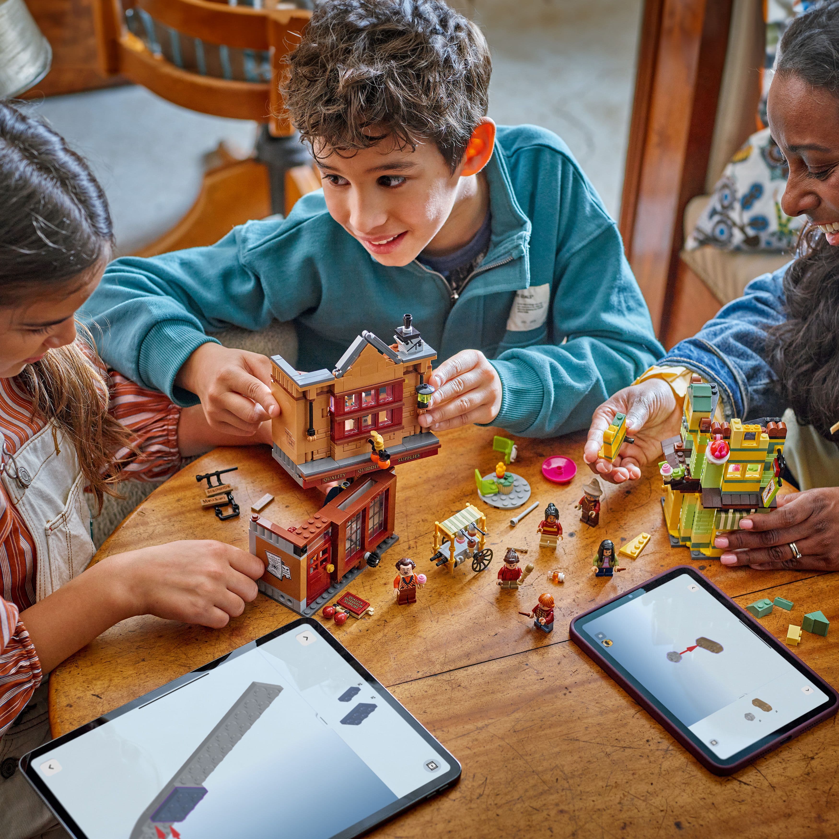 Lego Harry Potter 76452 Quality Quidditch Supplies & Ice Cream Parlour