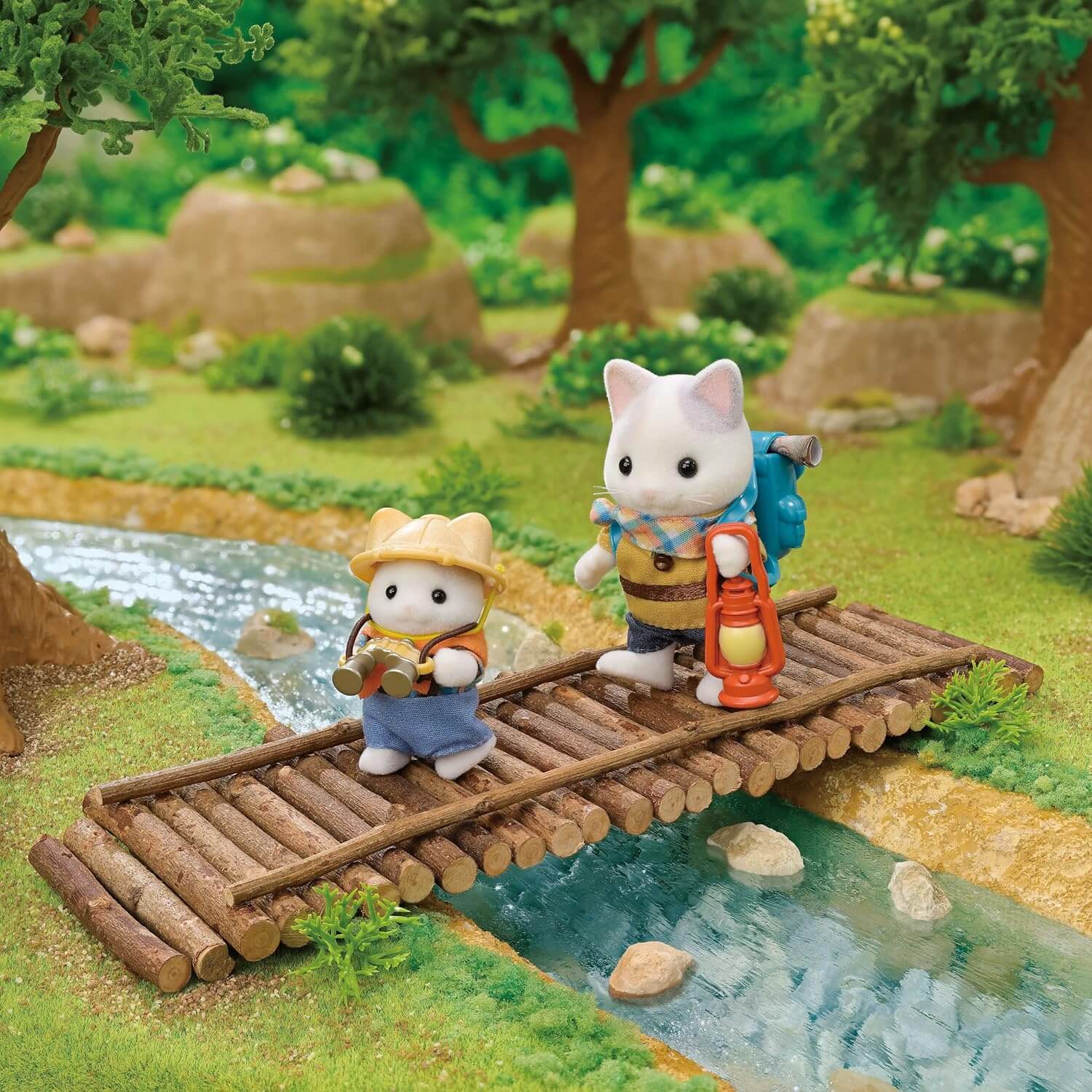 Sylvanian Families Coffret Exploration Passionnante Frères et Sœurs Chat Latte À partir de 3 ans