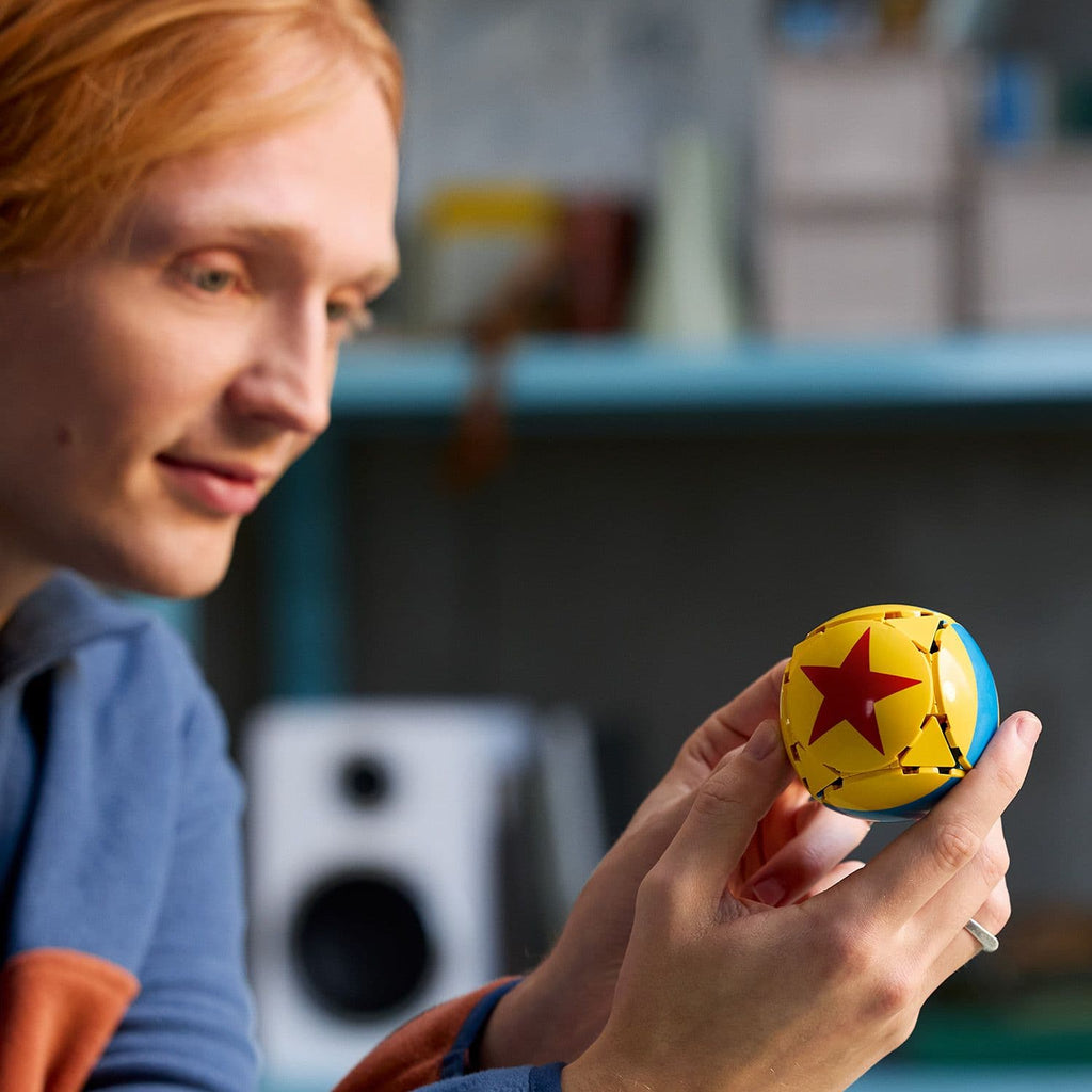 Lego Ideas 21357 Disney Pixar Luxo Jr. Set da costruzione per bambini dai 18 anni in su