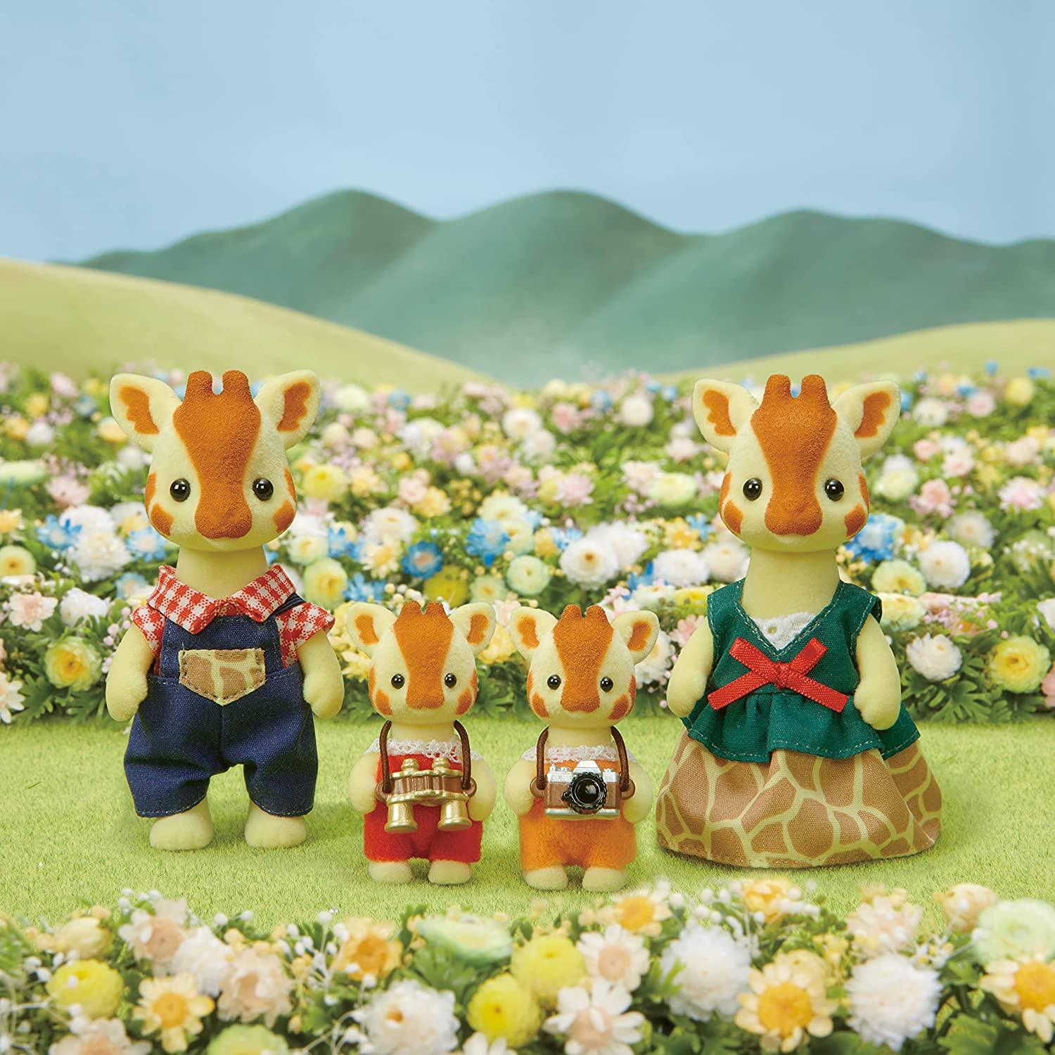 Sylvanian Families Highbranch Giraffe Family Playset for Ages 3 and Up