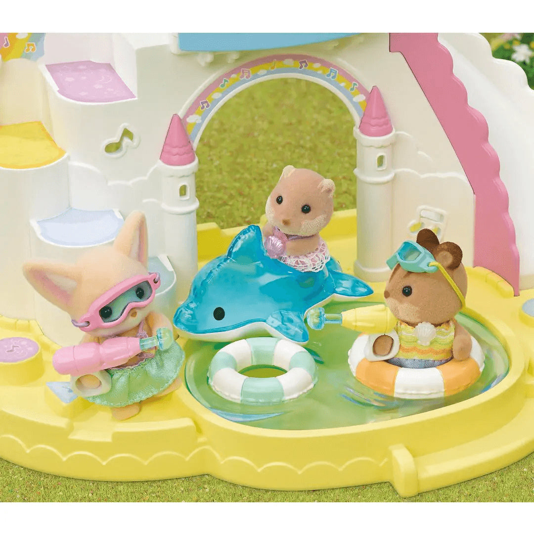 Sylvanian Families Nursery Friends - Trio Piscine Amusante pour les enfants de 3 ans et plus